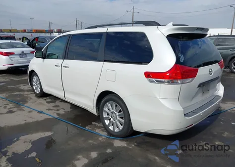 2011 Toyota Sienna Limited V6 из США, поврежденный, VIN 5TDYK3DCXBS106443
